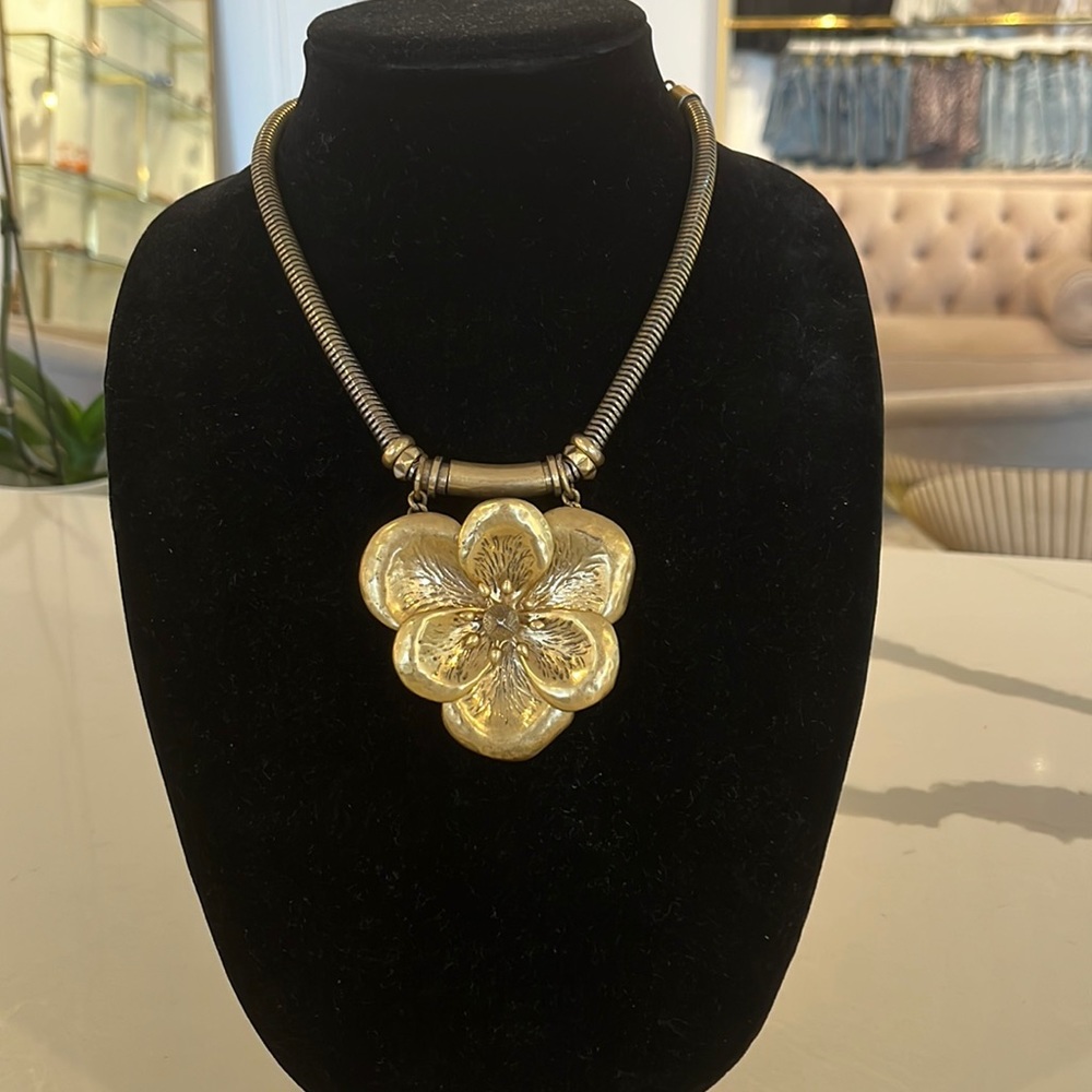 Vintage Stella & Dot Petal Gold statement necklace